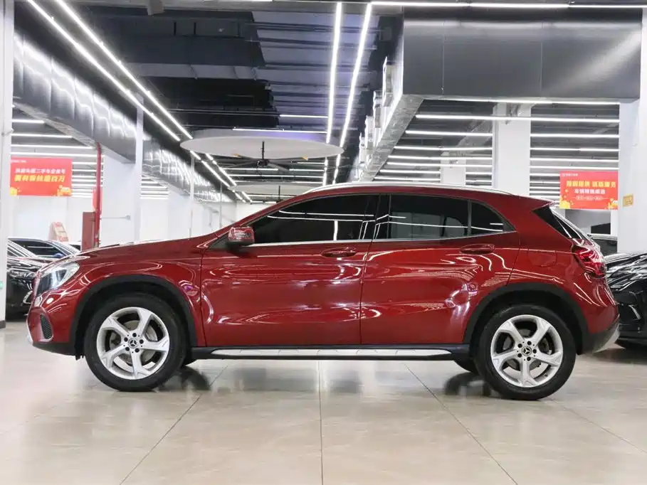 Mercedes-Benz GLA 2017 GLA 200 Dynamic фото 3