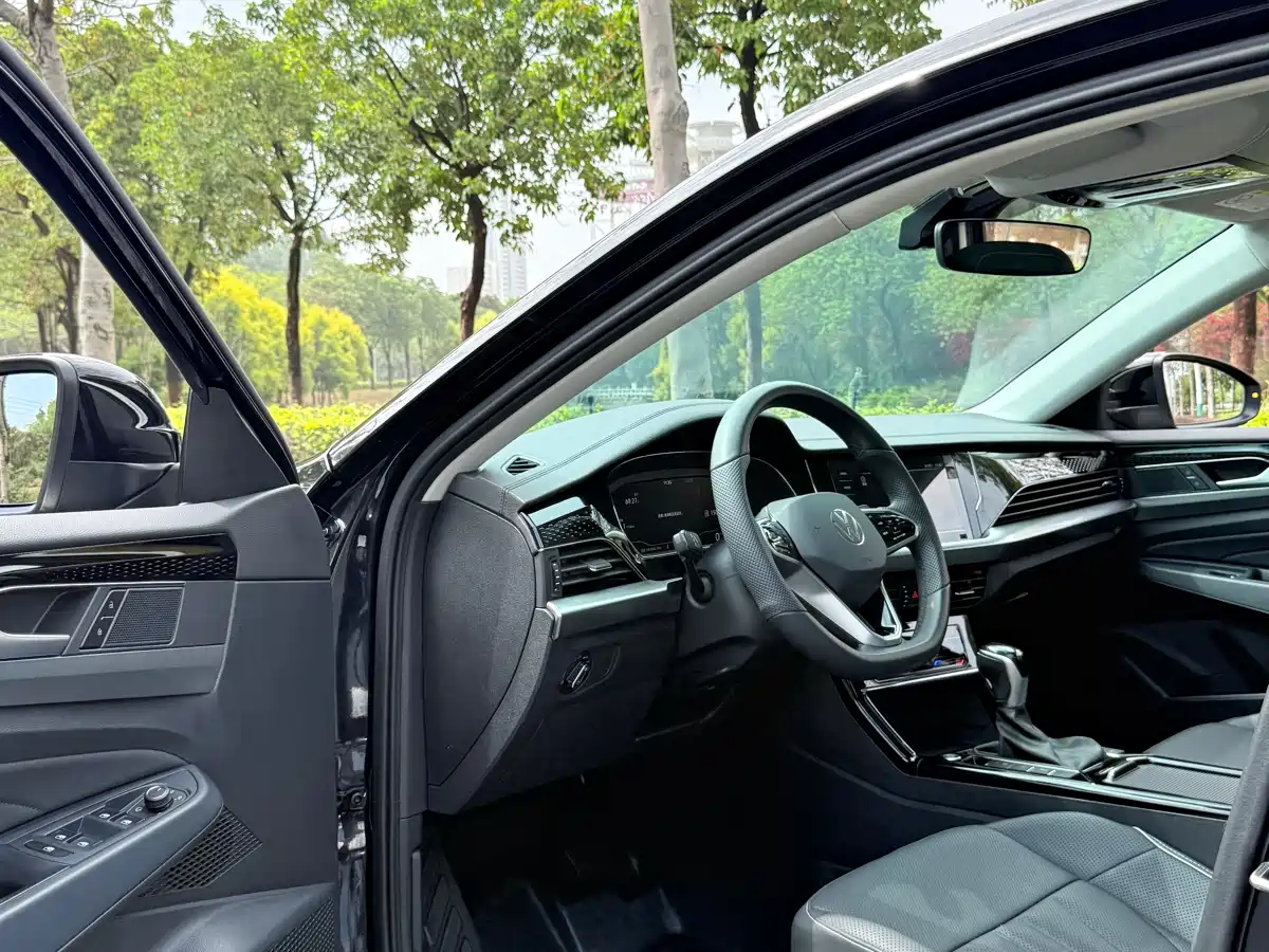Volkswagen Passat 2024 330TSI Elite Edition фото 5