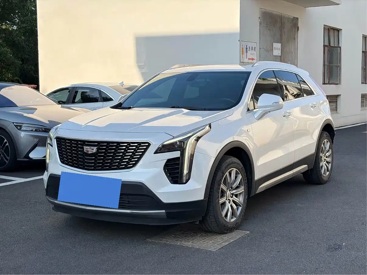 Фото 1 - Cadillac XT4