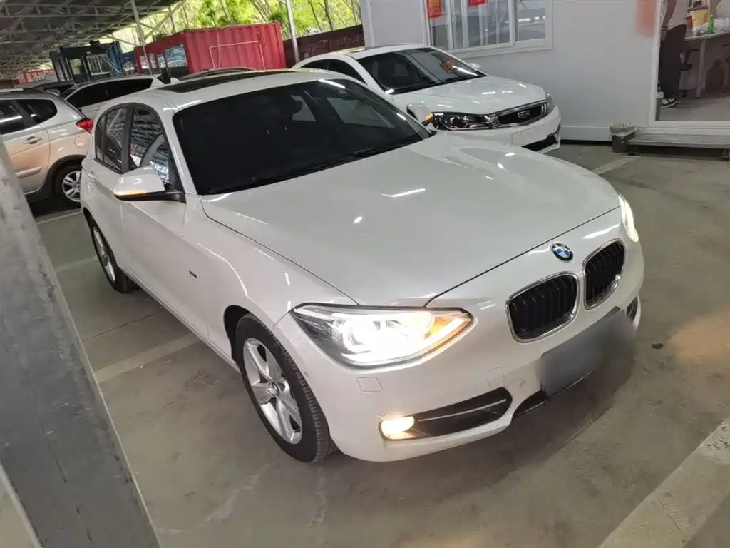 BMW 1 Series (Import) 2013 Facelift 118i Sport Model фото 4