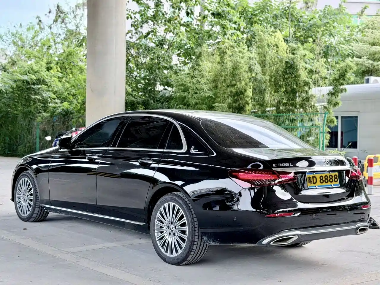 Mercedes-Benz E-Class 2023 E 300 L Luxury фото 4