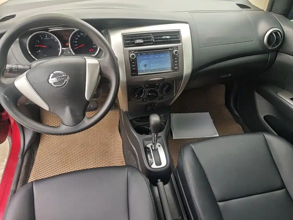 Nissan Livina 2015 2013 Sporty 1.6XV CVT Luxury