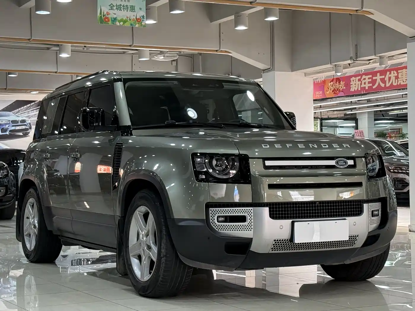 Land Rover Defender 2020 Model 110 P400 HSE фото 3