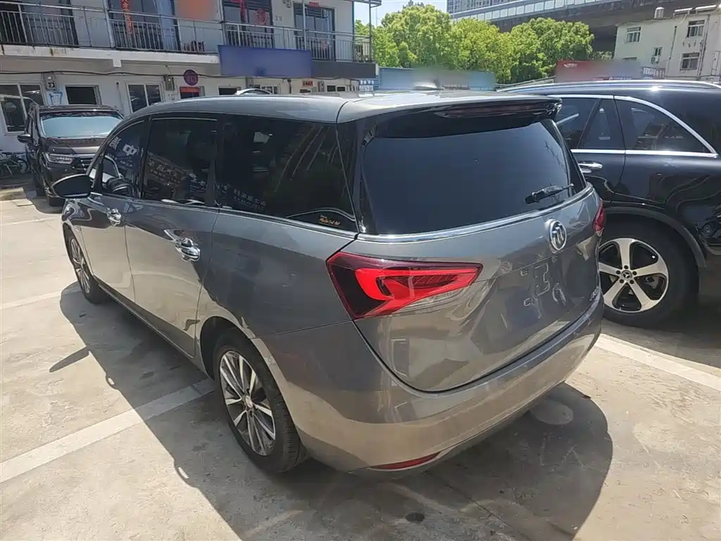 Buick GL6 2018 18T 6-Seater Premium фото 5