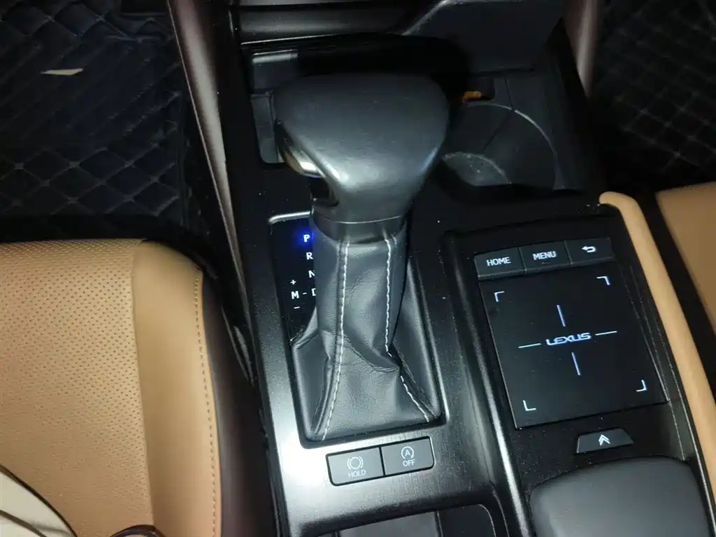Lexus ES 2020 200 Excellence фото 7