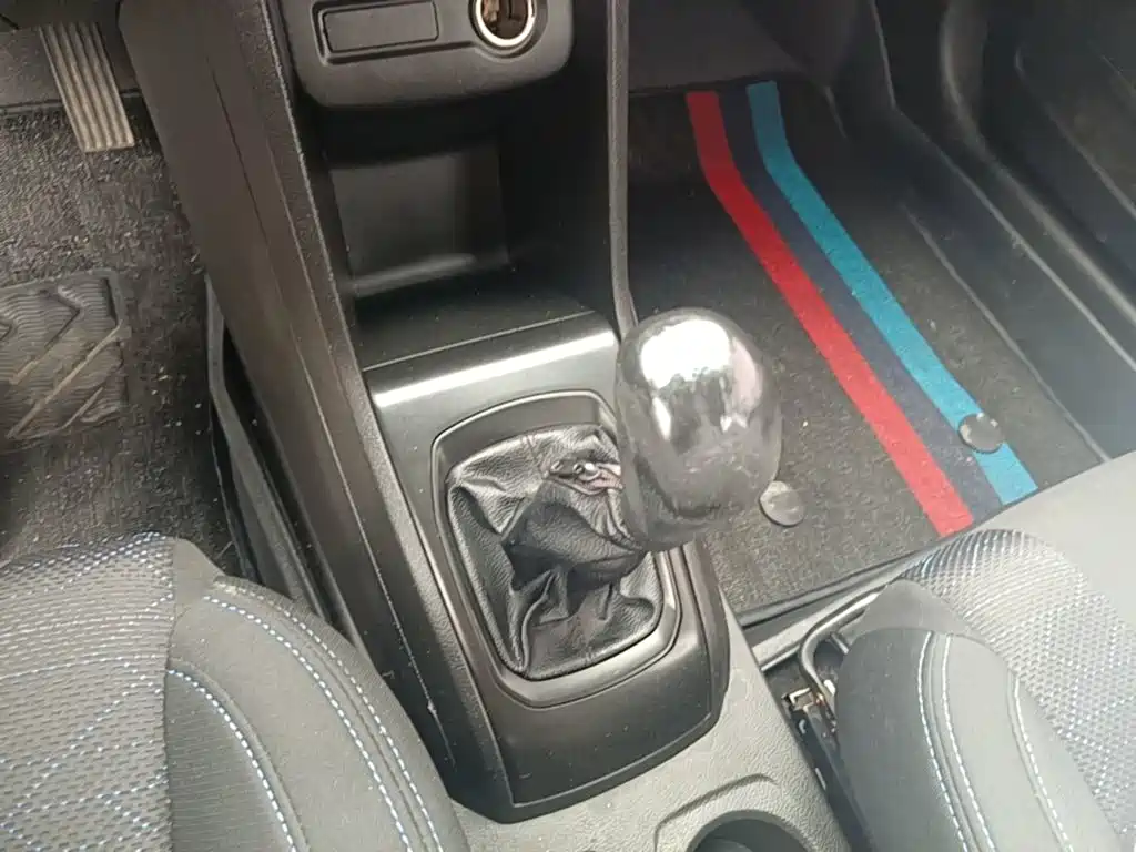 Baojun 310 2017 2016 1.2L Manual Value Edition