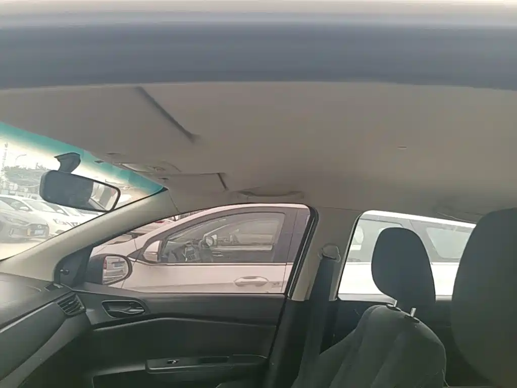Baojun 310 2017 2016 1.2L Manual Value Edition