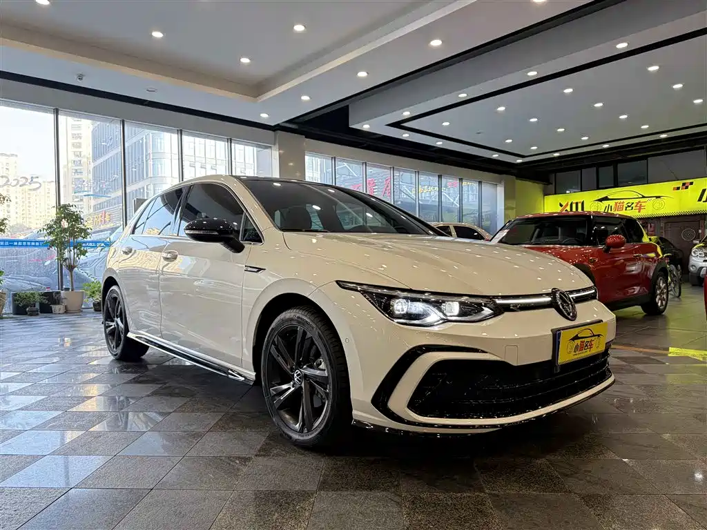 Volkswagen Golf 2023 280TSI DSG R-Line Lite фото 3