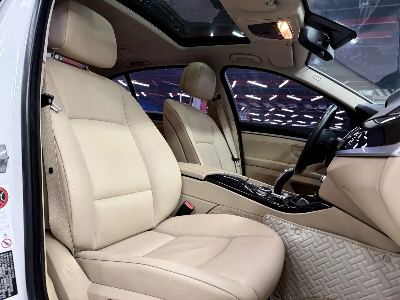 BMW 5 Series 2014 525Li Luxury Design Package фото 34