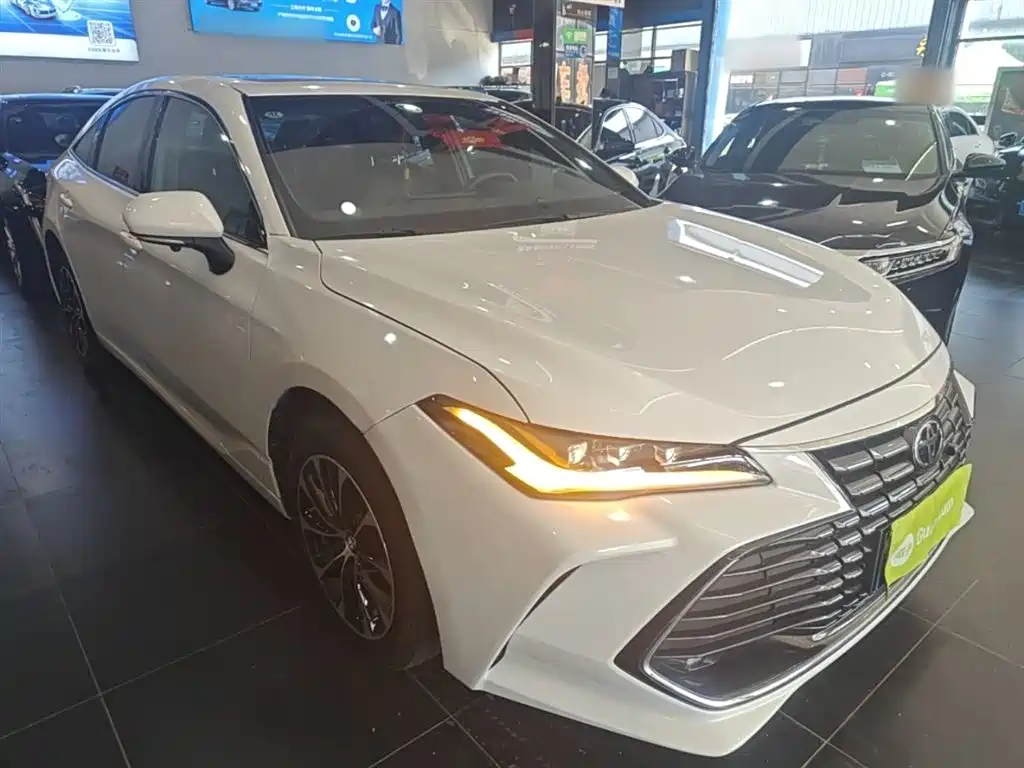 Toyota Avalon 2023 2.0L Premium Selection фото 4