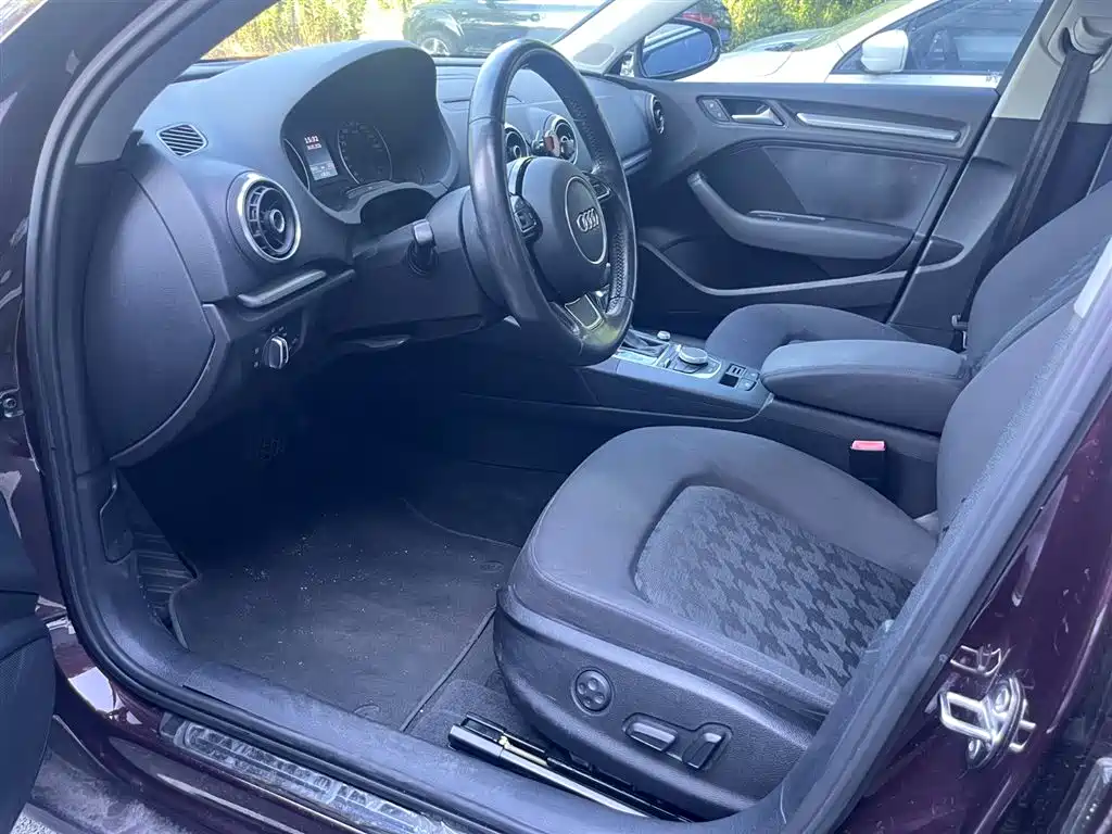 Audi A3 2014 Limousine 35 TFSI Auto Trend фото 4