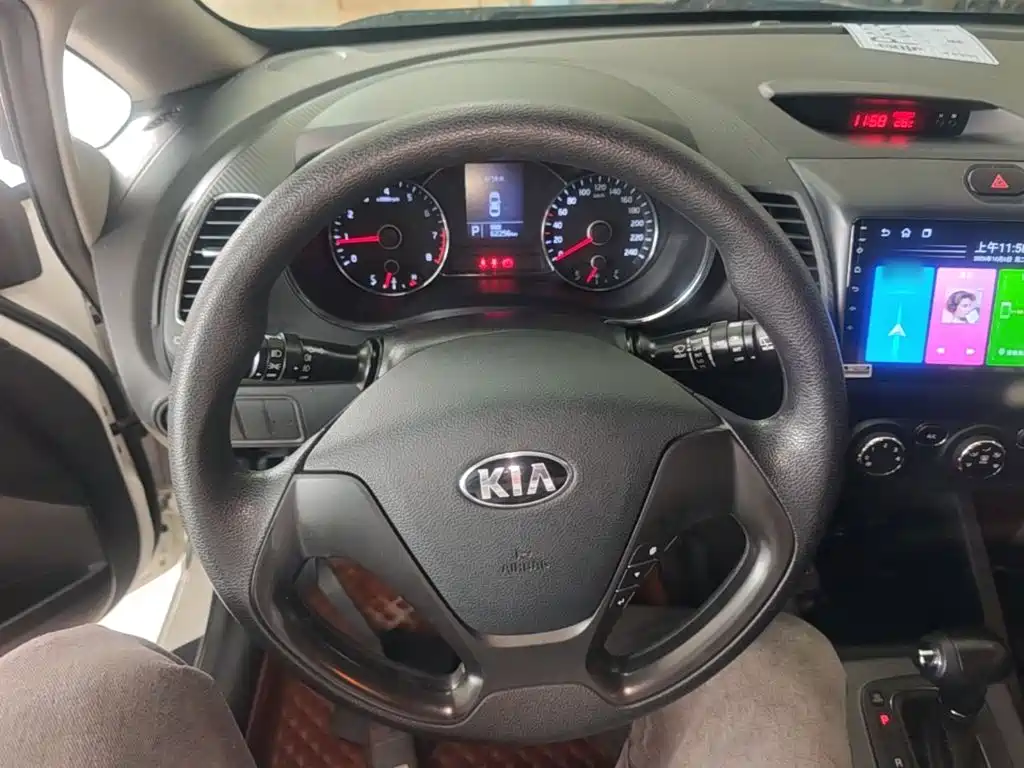 Фото 11 - Kia K3S