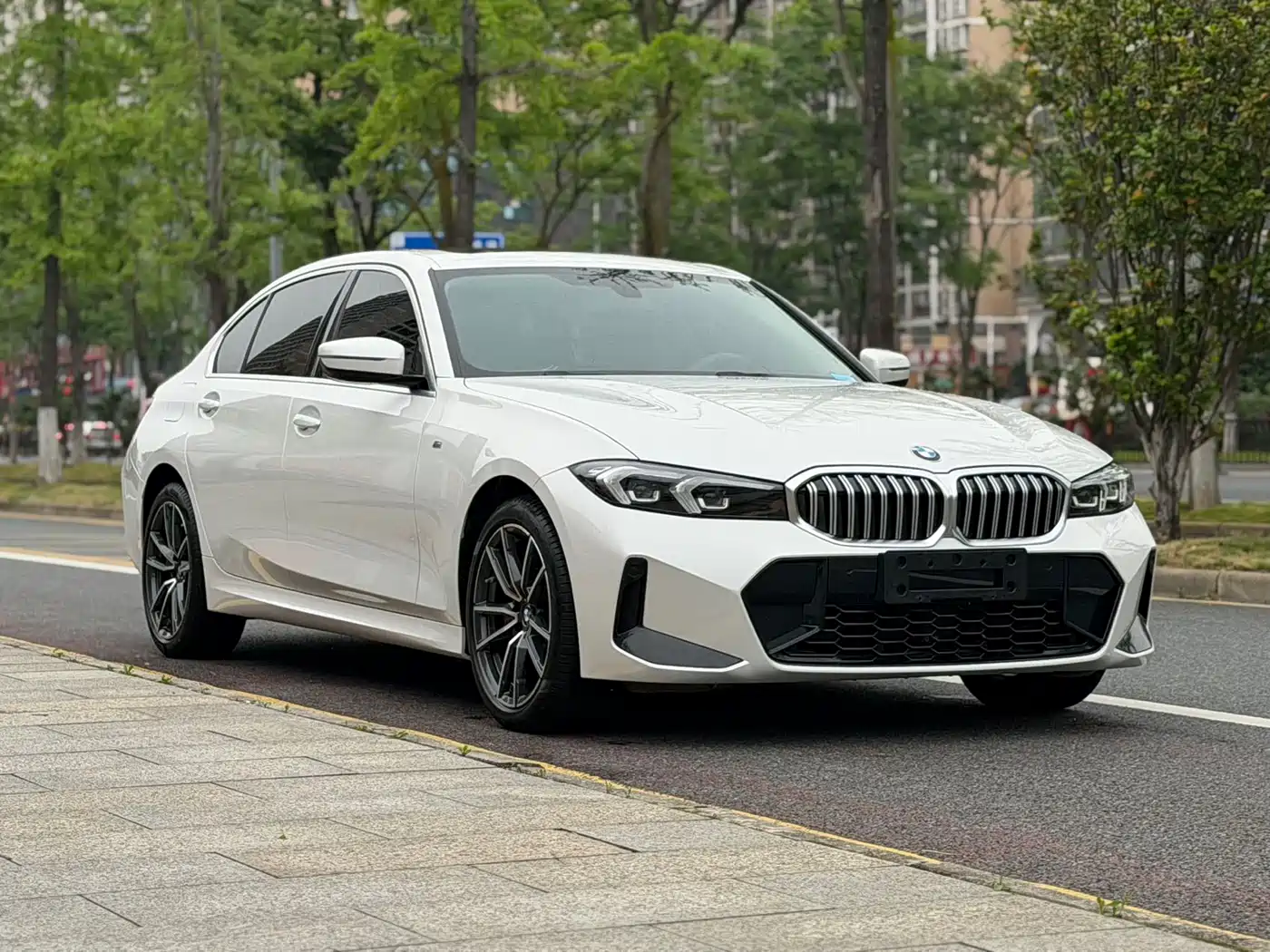 BMW 3-SERIES