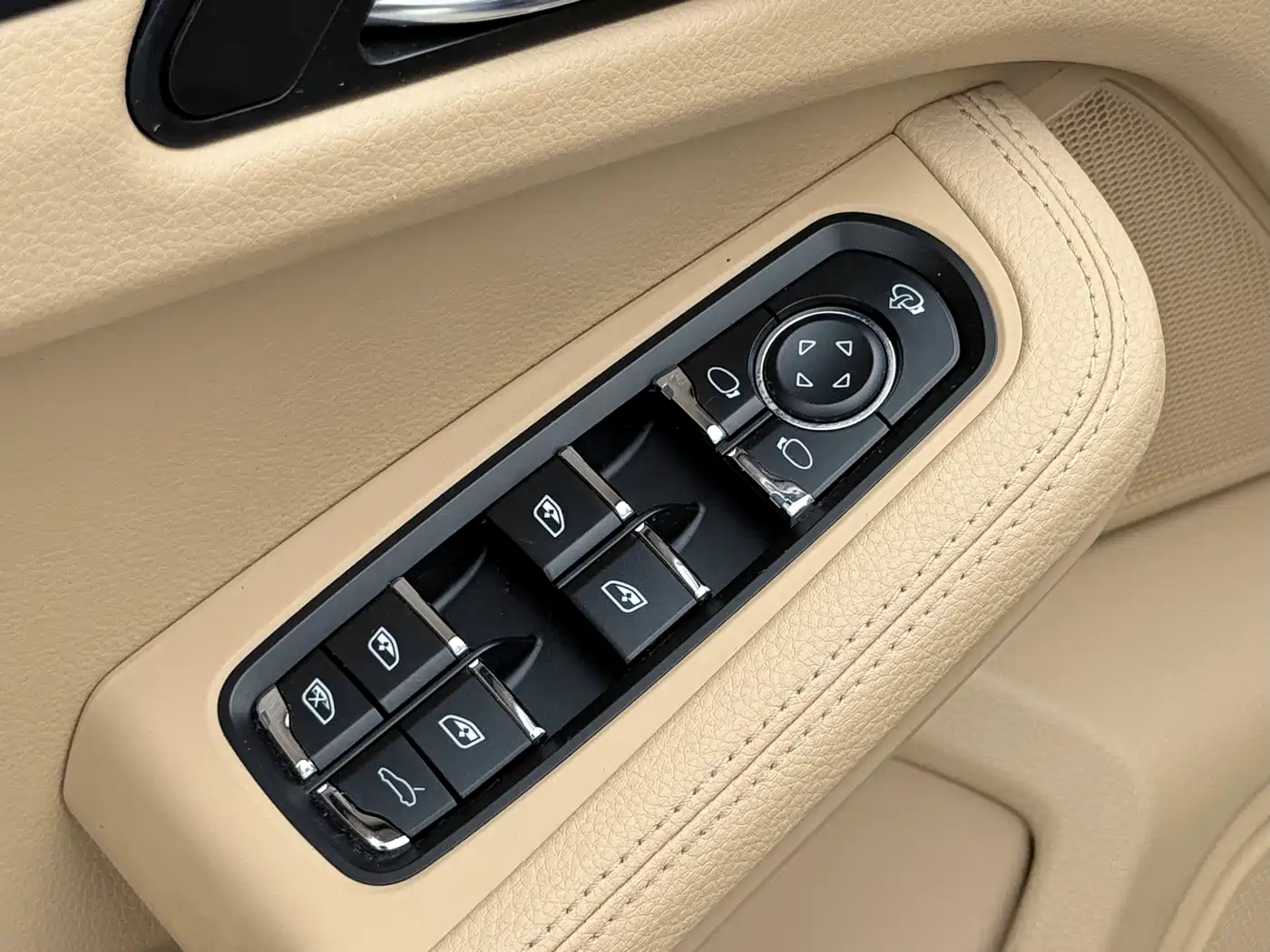 Porsche Macan 2017 Macan 2.0T фото 17