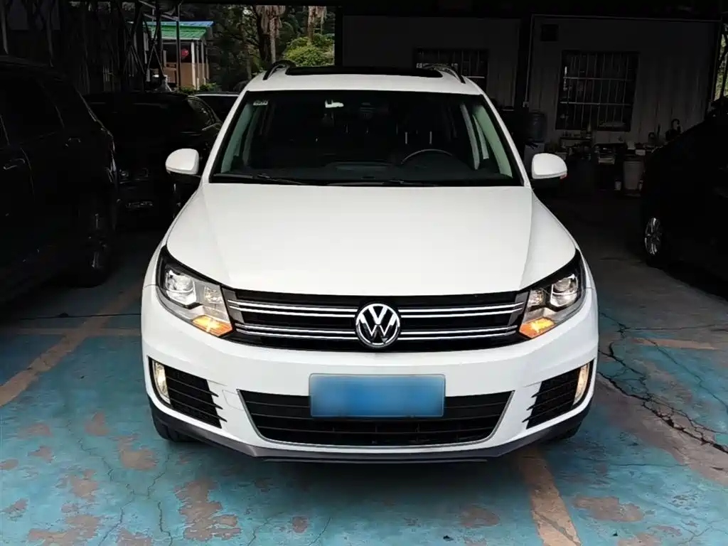 Volkswagen Tiguan 2015 1.8TSI Automatic 2WD Highline фото 3