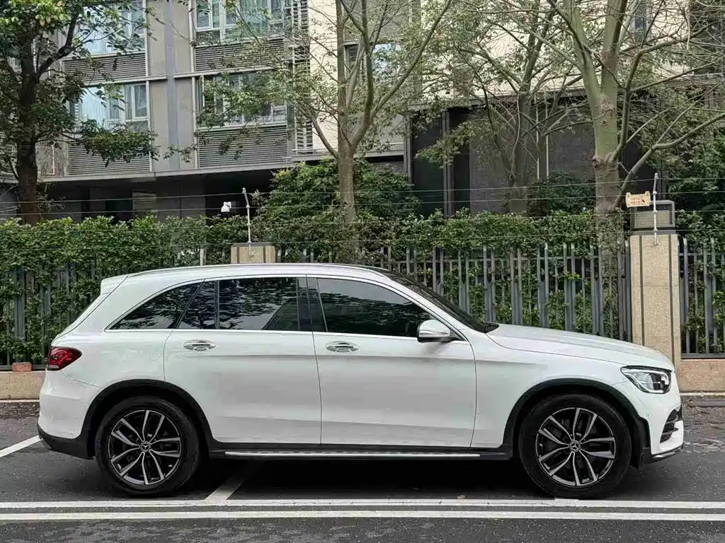 Mercedes-Benz GLC 2020 GLC 300 L 4MATIC Dynamic фото 4