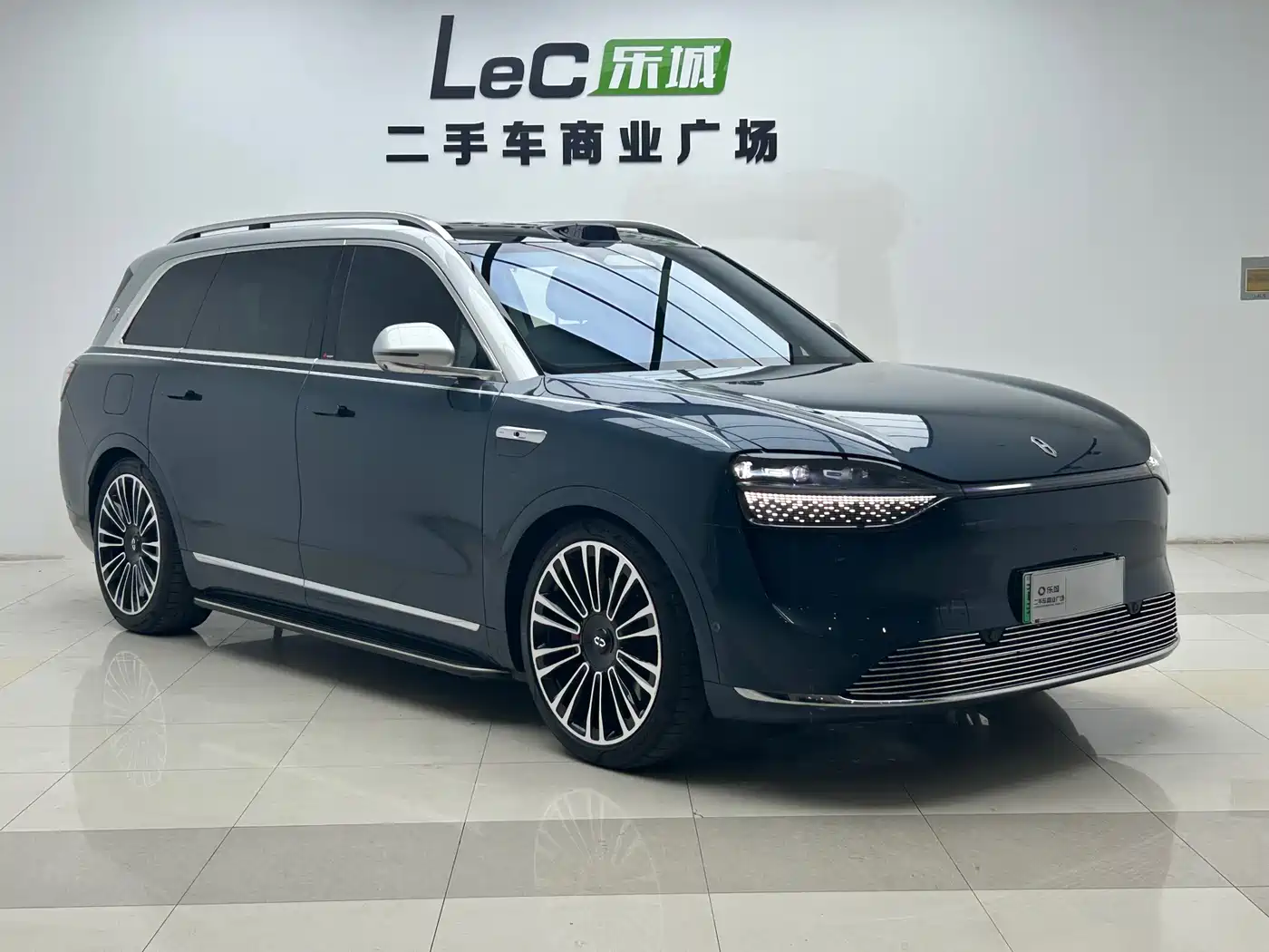 AITO Wenjie AITO M9 2024 Extended Range Ultra 42kWh 6-Seater фото 3