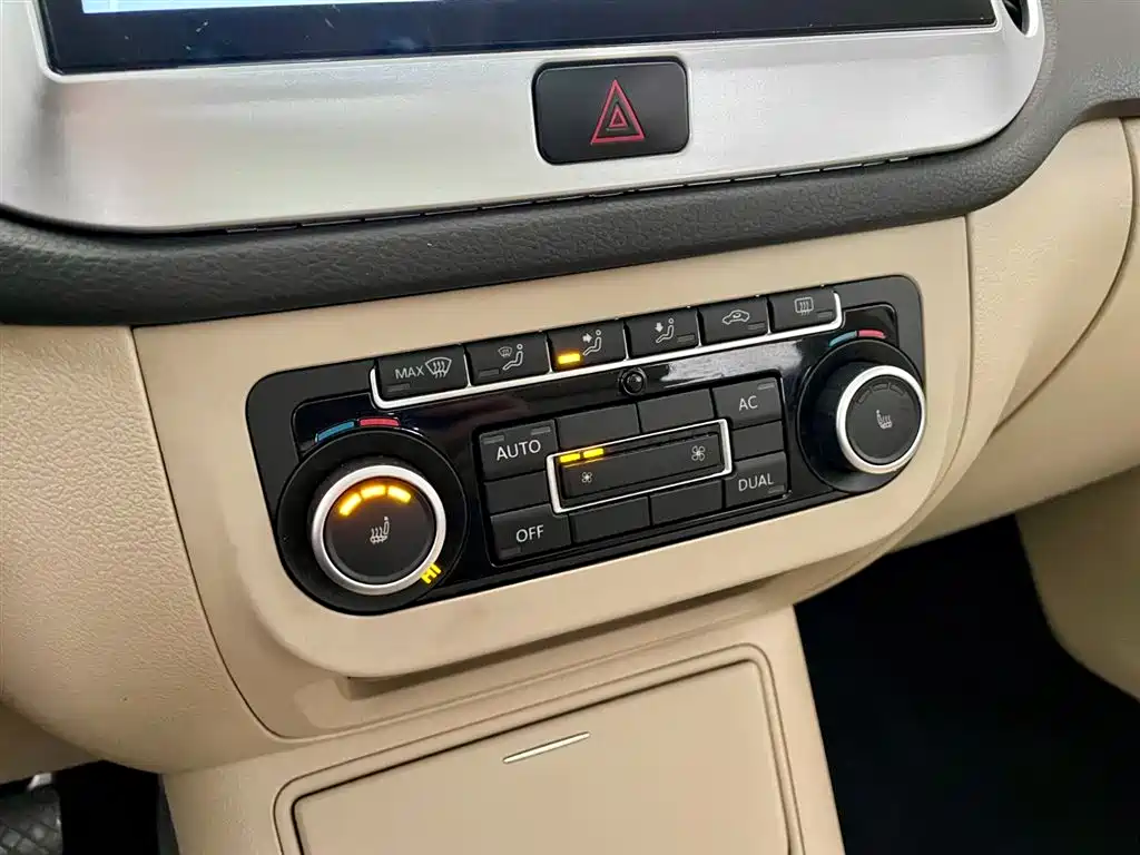Volkswagen Tiguan 2012 1.8TSI Automatic 2WD Elite Edition фото 14