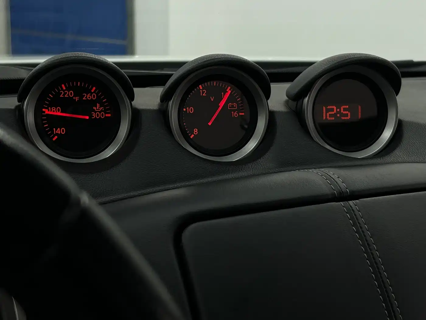 Nissan 370Z 2013 3.7L Coupe фото 14