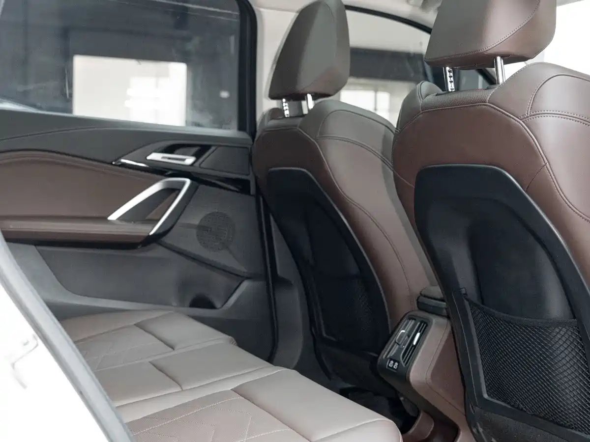 BMW X1 2023 sDrive20Li X Design Package фото 13