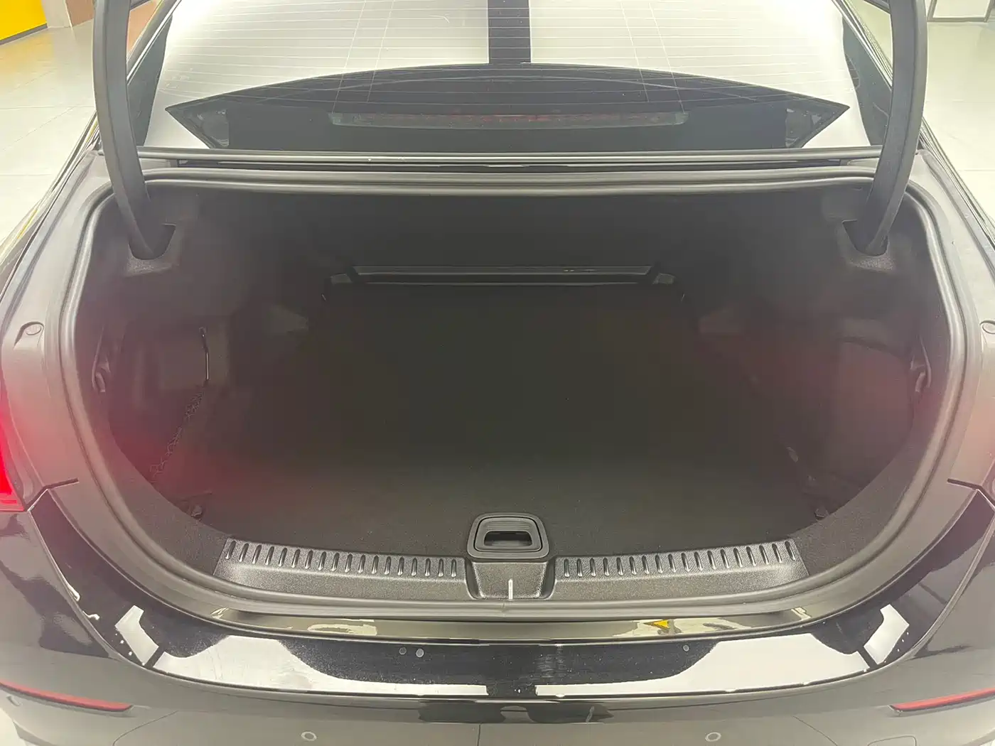 Mercedes-Benz E-Class 2024 Model E 300 L Luxury фото 29
