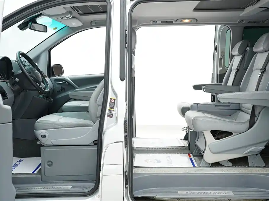 Mercedes-Benz Viano (Import) 2006 Viano 3.2L фото 11