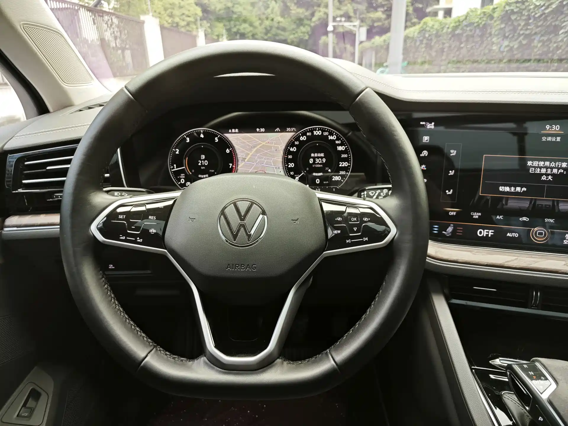 Фото 17 - Volkswagen Touareg