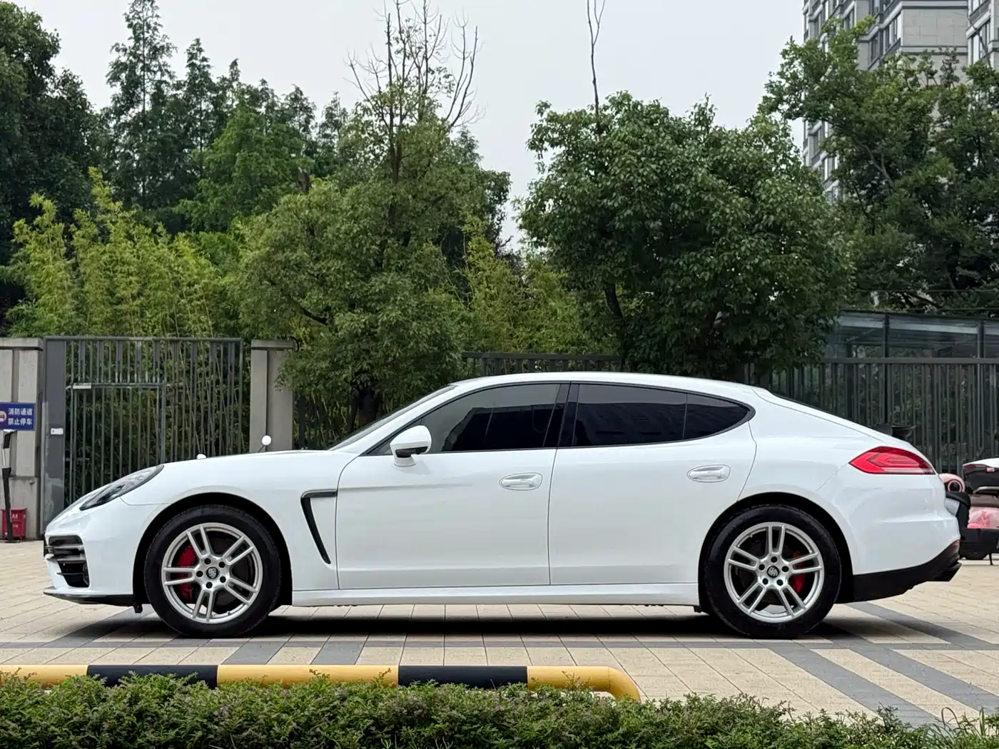 Porsche Panamera 2014 Panamera 3.0T фото 3
