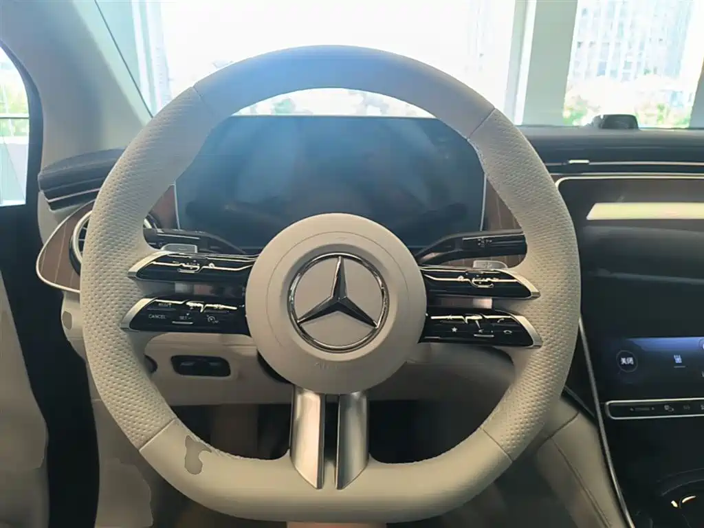 Mercedes-Benz EQE 2025 500 4MATIC Pioneer фото 11