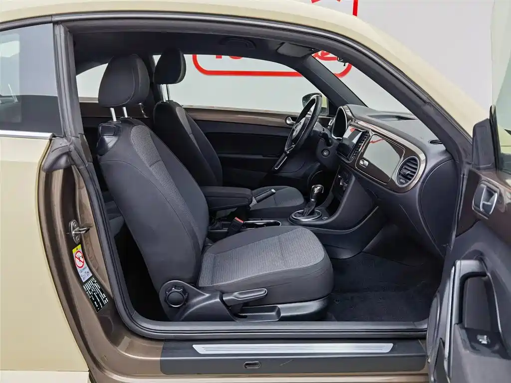 Volkswagen Beetle 2014 1.4TSI Fashion Edition фото 21