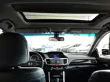 Фото 18 - Honda Accord