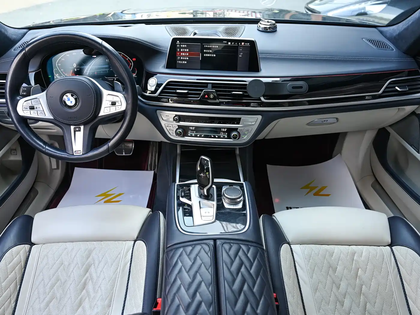 BMW 7 Series 2022 740Li xDrive Executive M Sport Package фото 16