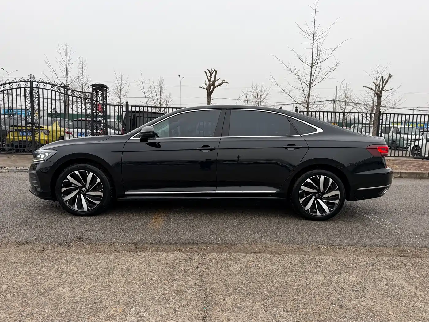 VOLKSWAGEN PASSAT