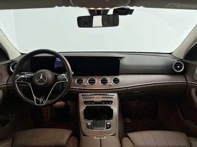 Фото 7 - Mercedes-Benz E-Class