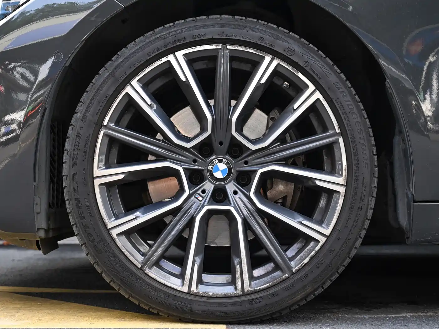 BMW 7 Series 2022 740Li xDrive Executive M Sport Package фото 17