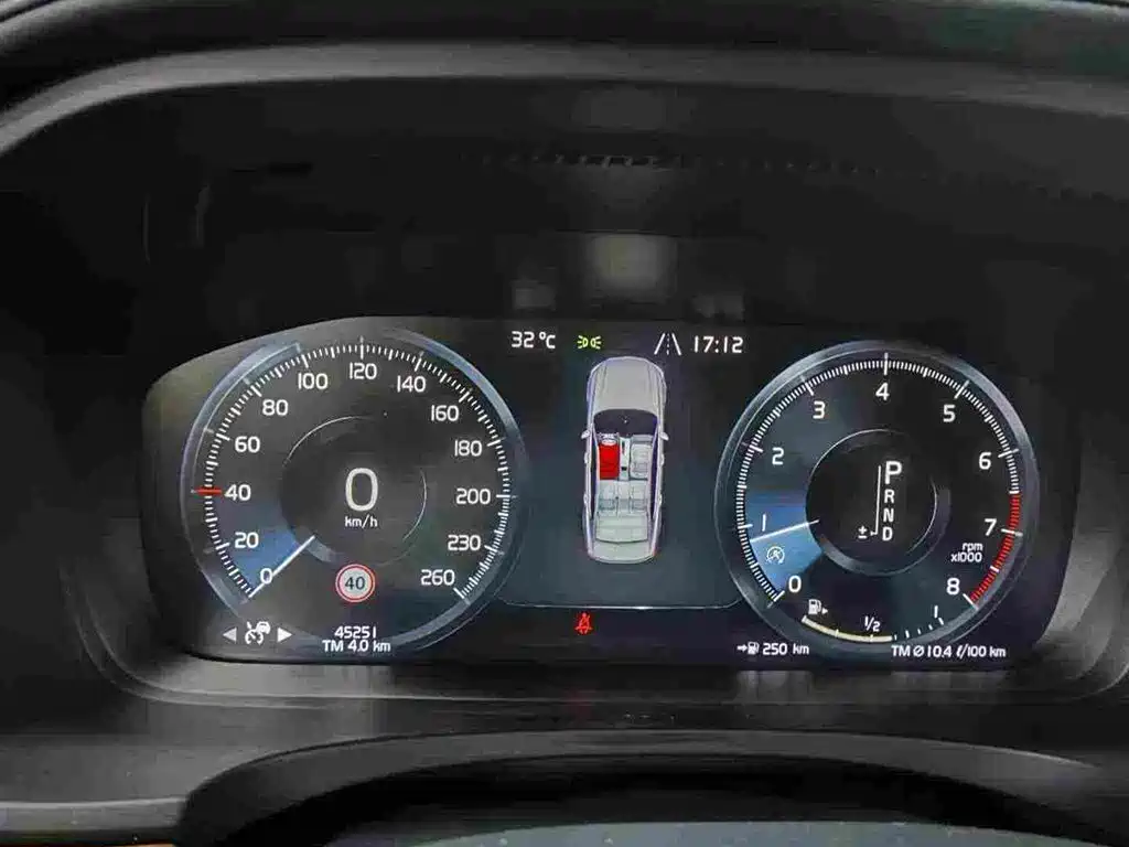 Photo 3 - Volvo S90