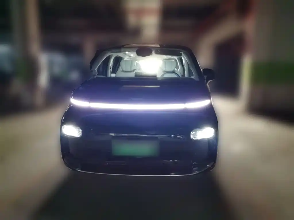Geely Galaxy Yizhen L380 2025 Model 650km Flagship Edition AWD фото 3