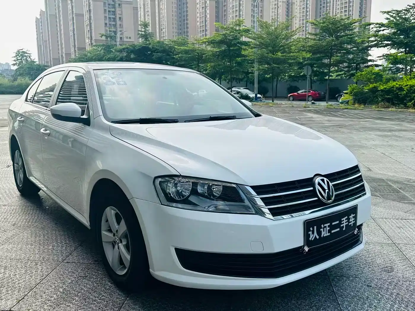 Volkswagen Lavida 2013 1.6L Automatic Trend Edition фото 2