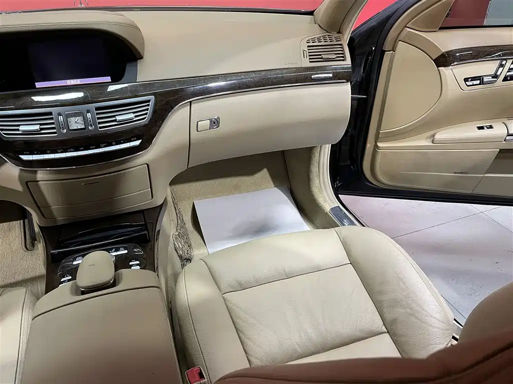 Mercedes-Benz S-Class 2012 S 300 L Premium Grand Edition фото 12