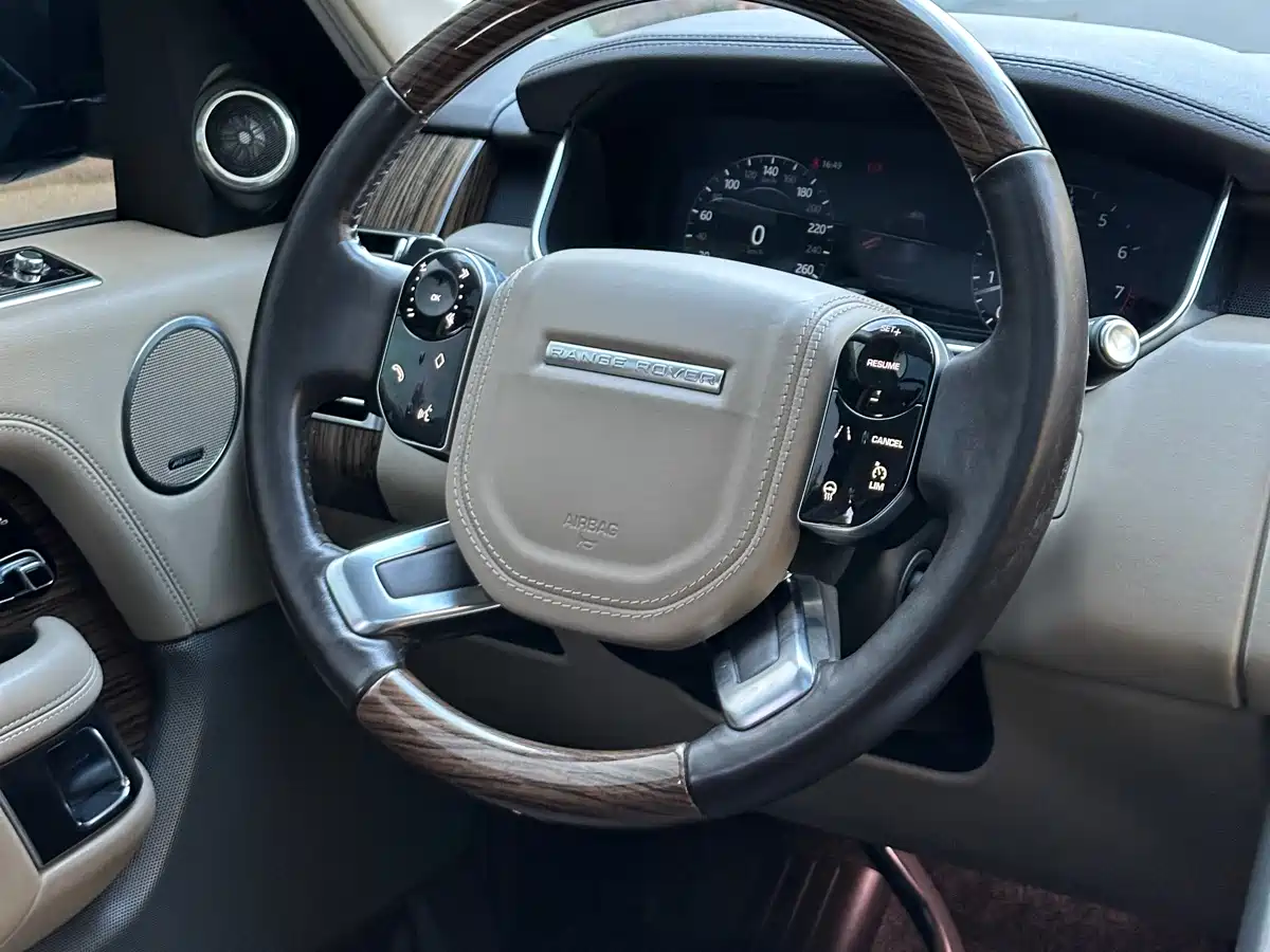 Land Rover Range Rover 2018 3.0 SC V6 Vogue Heritage Extended Edition фото 21