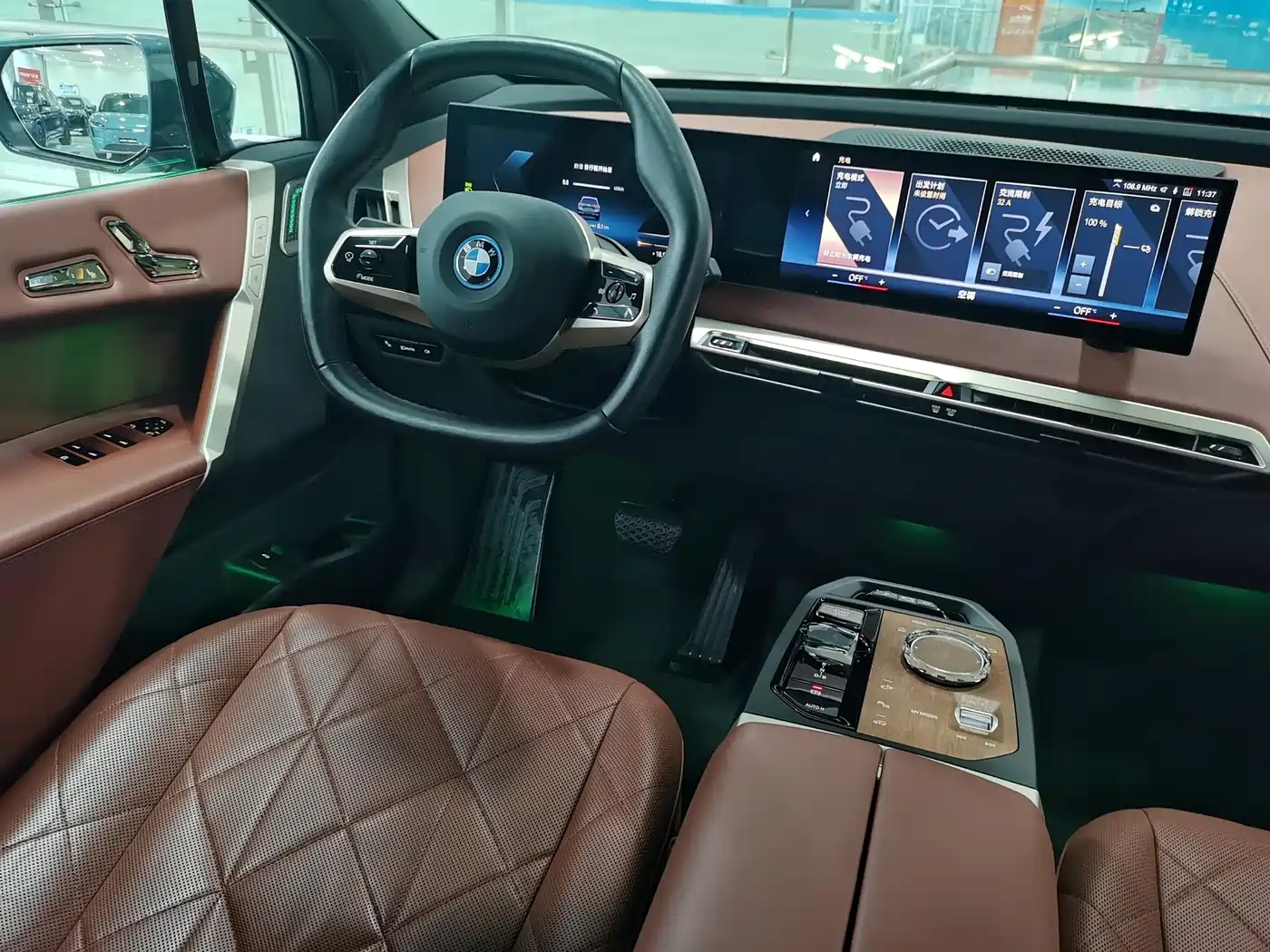 BMW iX M60 2022 M60 фото 23
