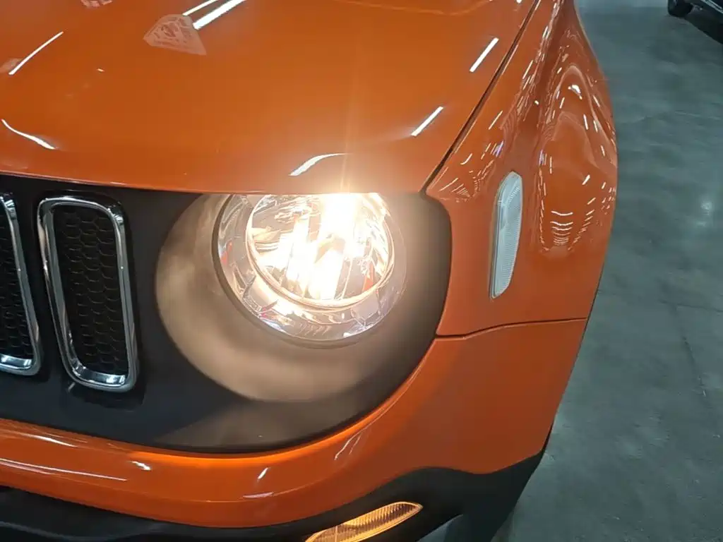 صورة 24 - Jeep Renegade