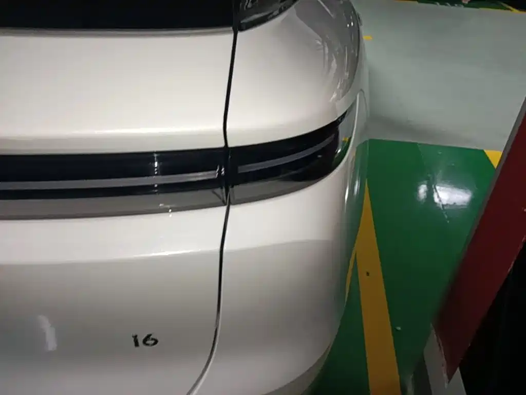 Li Auto i6 2026 2025 2WD Base Model