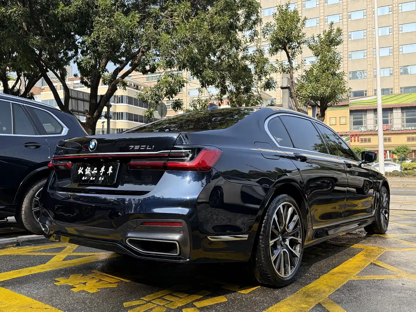 BMW 7 Series 2021 Model 740Li Leading M Sport Package фото 3