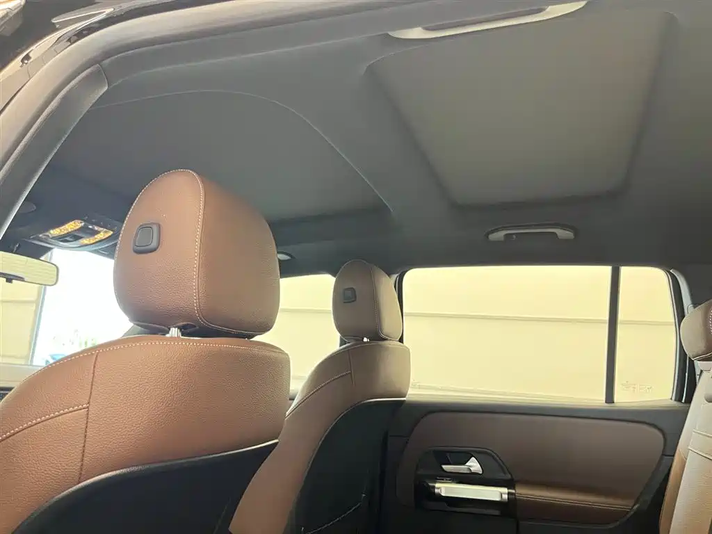 Mercedes-Benz GLB 2025 Model GLB 220 Fashion Style фото 10