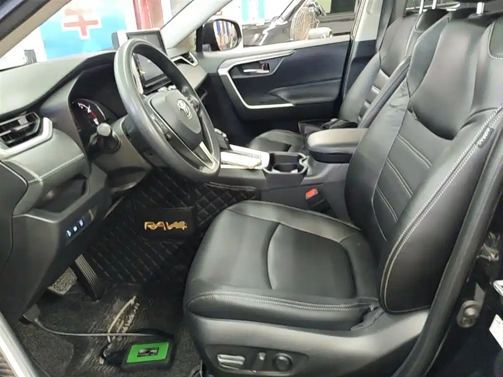 Toyota RAV4 Rongfang 2020 2.0L CVT 2WD Trend Edition фото 15