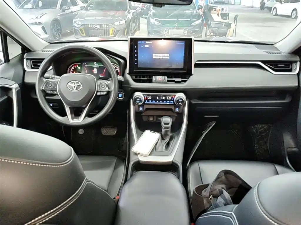 Toyota RAV4 Rongfang 2020 2.0L CVT 2WD Trend Edition фото 10