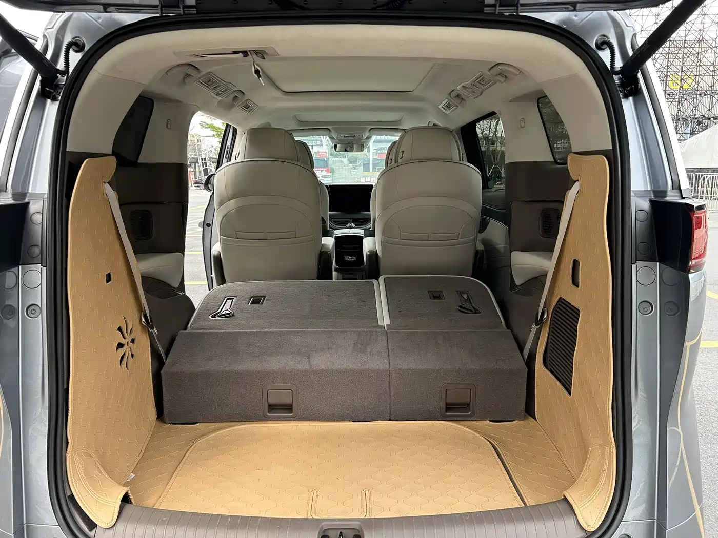 Denza D9 2022 DM-i 970 AWD Flagship фото 14