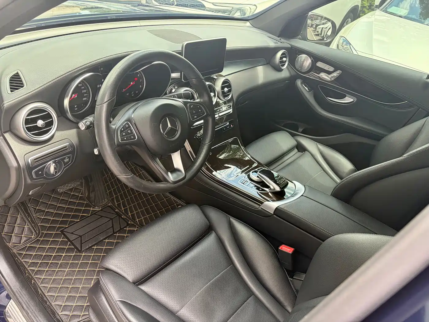 Mercedes-Benz GLC 2017 GLC 260 4MATIC Dynamic фото 12