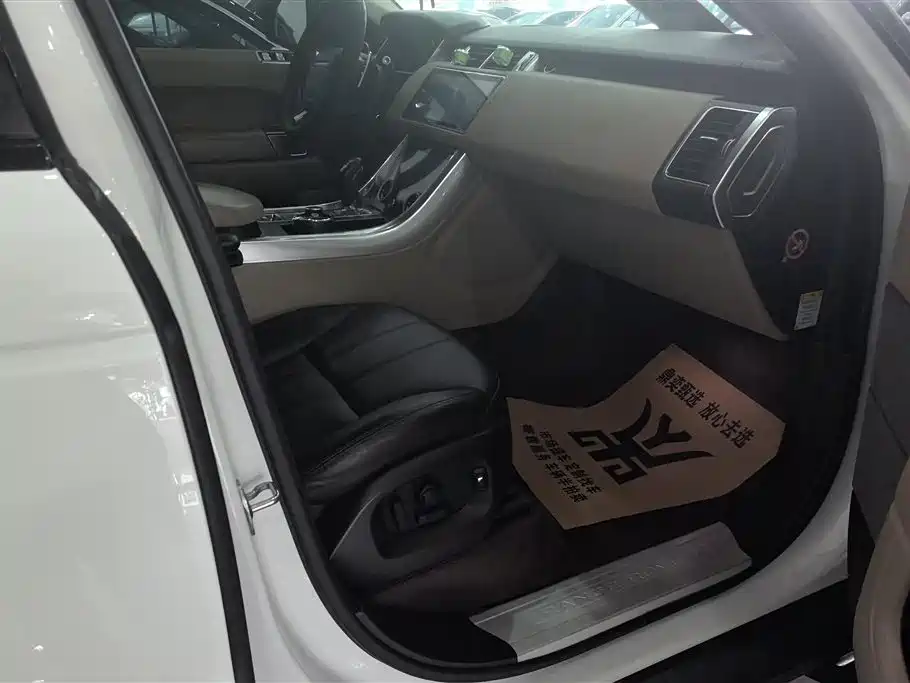 Land Rover Range Rover Sport 2016 Model 3.0 SC V6 HSE DYNAMIC фото 8